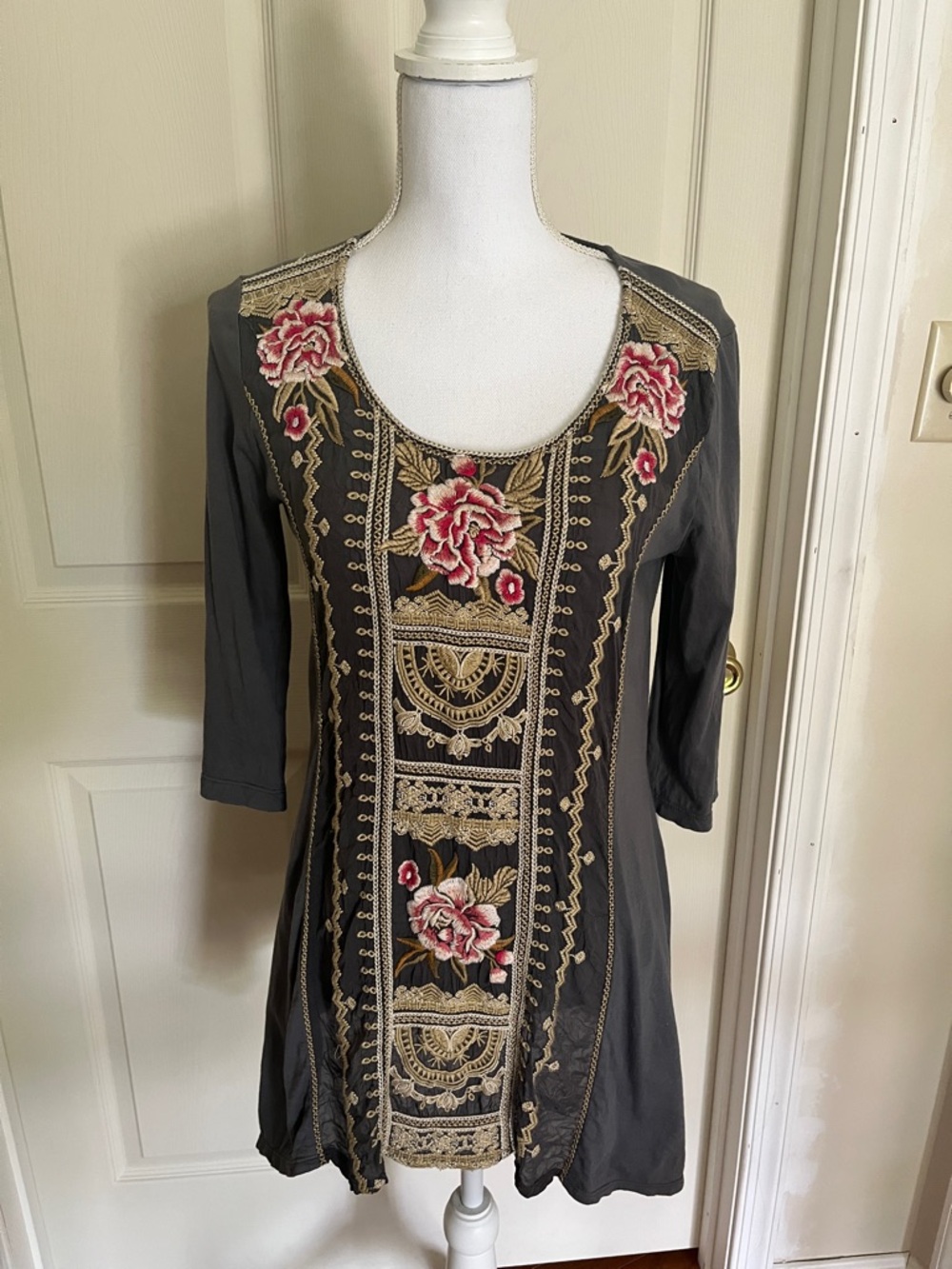 Johnny Was Los Angeles embroidered tunic size S
